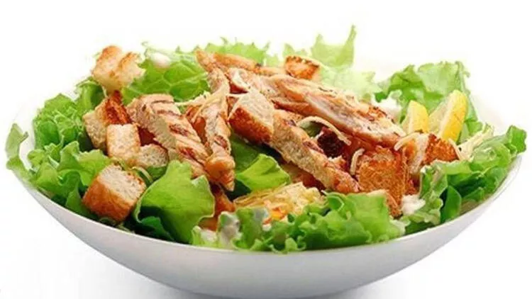 TAVUKLU SALATA
