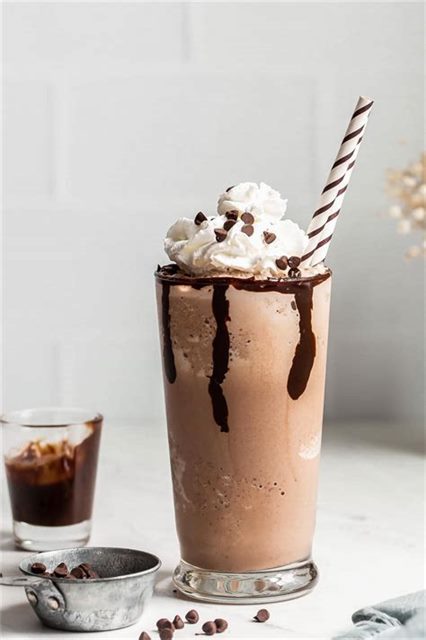 CHOCOLATTE CREAM FRAPPE