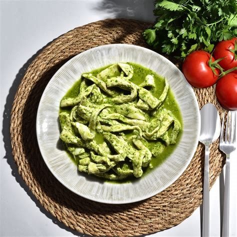 PESTO SOSLU FETUCİNİ